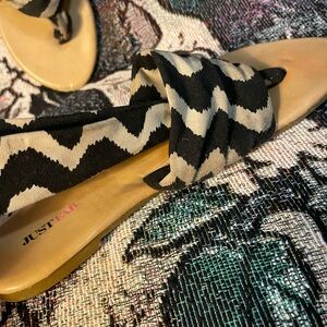 JustFab Zigzag Black and Tan Sandals